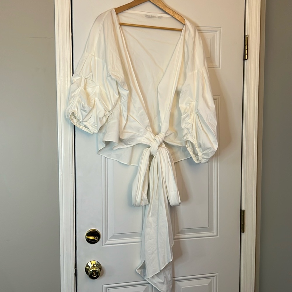 Woman’s White Wrap Tie Up V-neck Blouse